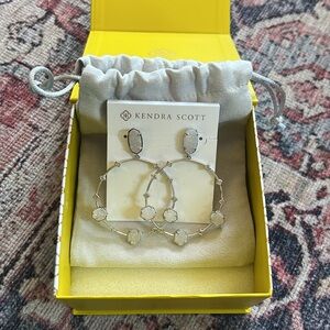 BRAND NEW Kendra Scott Silver Sheila Earrings